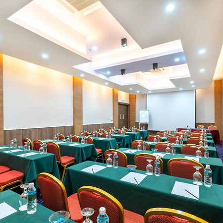 Arena Premier Hotel Seremban Bagian luar foto